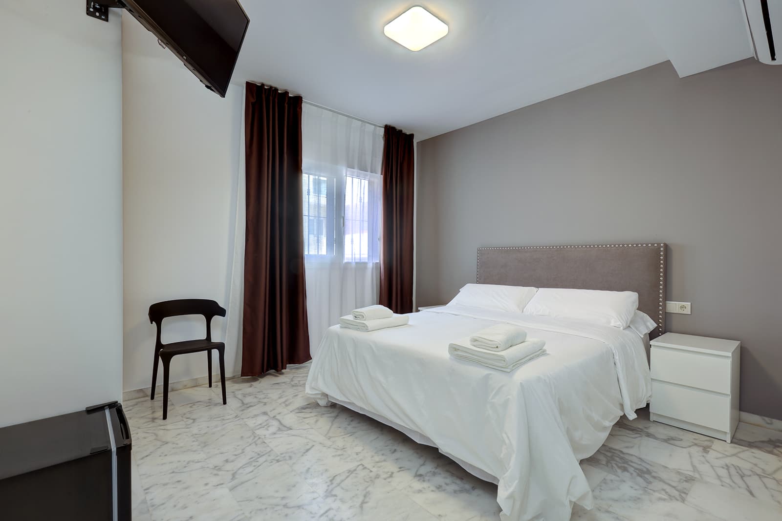 Hostal 37