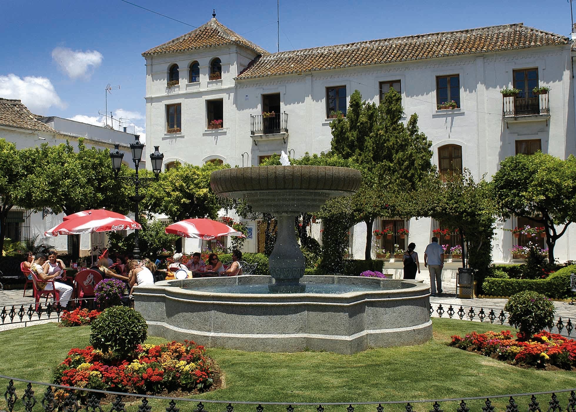 Plaza de las Flores en Estepona, centro de la vida gastronómica