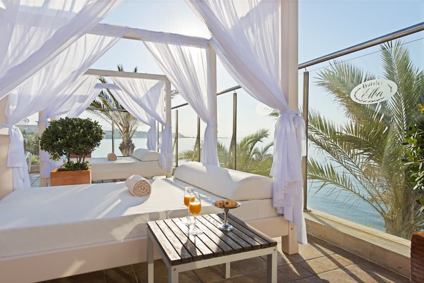 30.-Swimming-pool-terrace