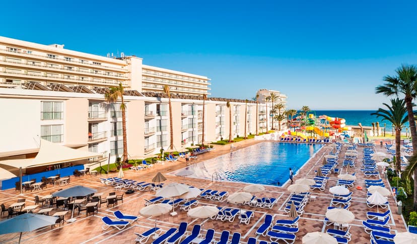 globales-playa-estepona-piscina-principal