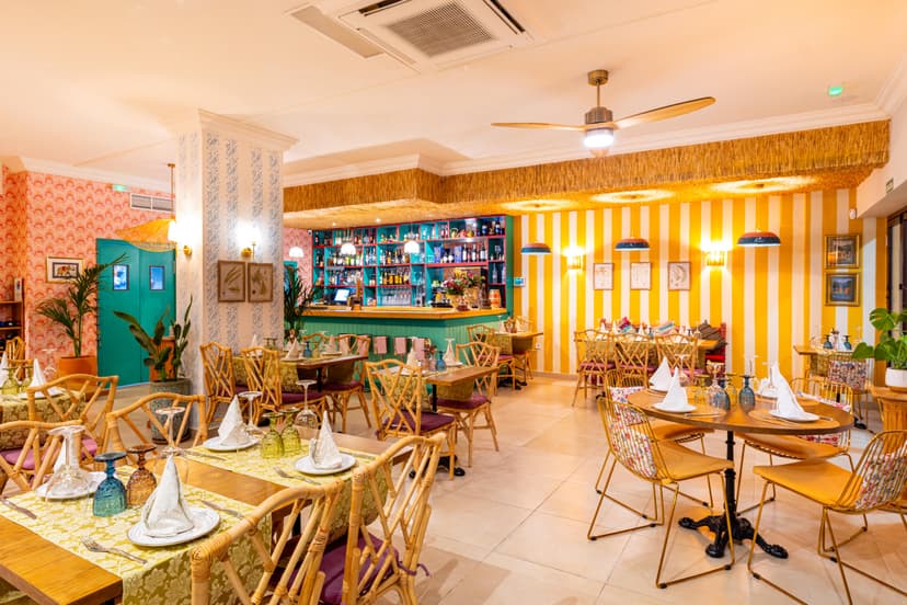 Restaurante India House — Restaurante, Zona Este