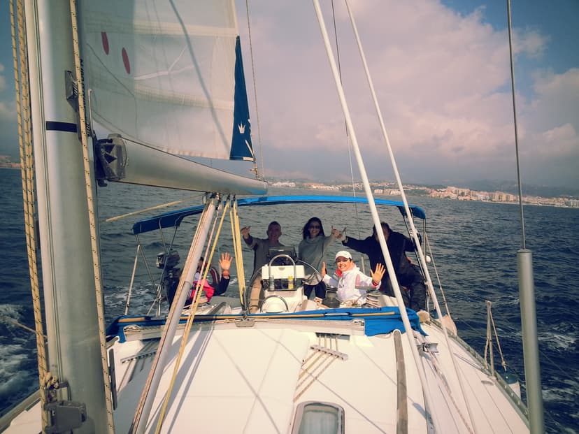 Paseo en velero por la bahía de Estepona