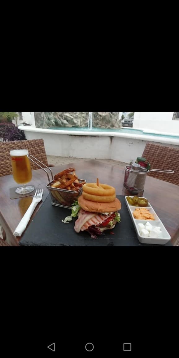 Restaurante Acoustic Estepona — Restaurante, Casco histórico