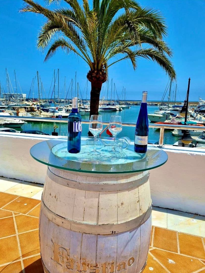 Restaurante El Palangre — Restaurante, Puerto