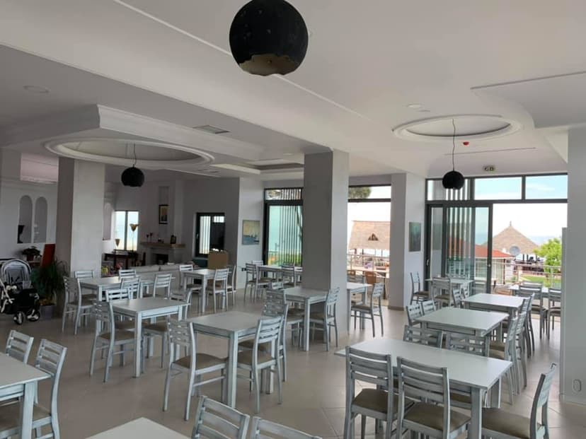 Golden Sun (Chino) — Restaurante, Zona Este