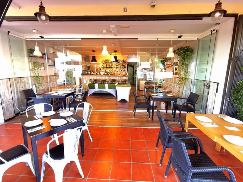 Plan B Restaurant — Bar y tapeo, Puerto