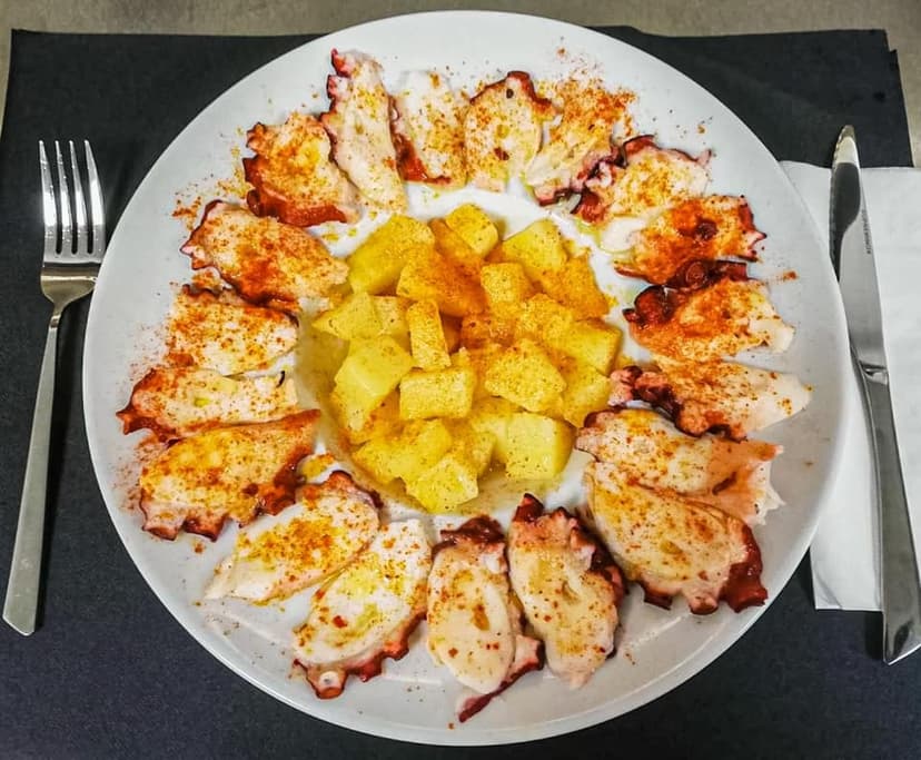 Restaurante Simonito — Restaurante, Puerto