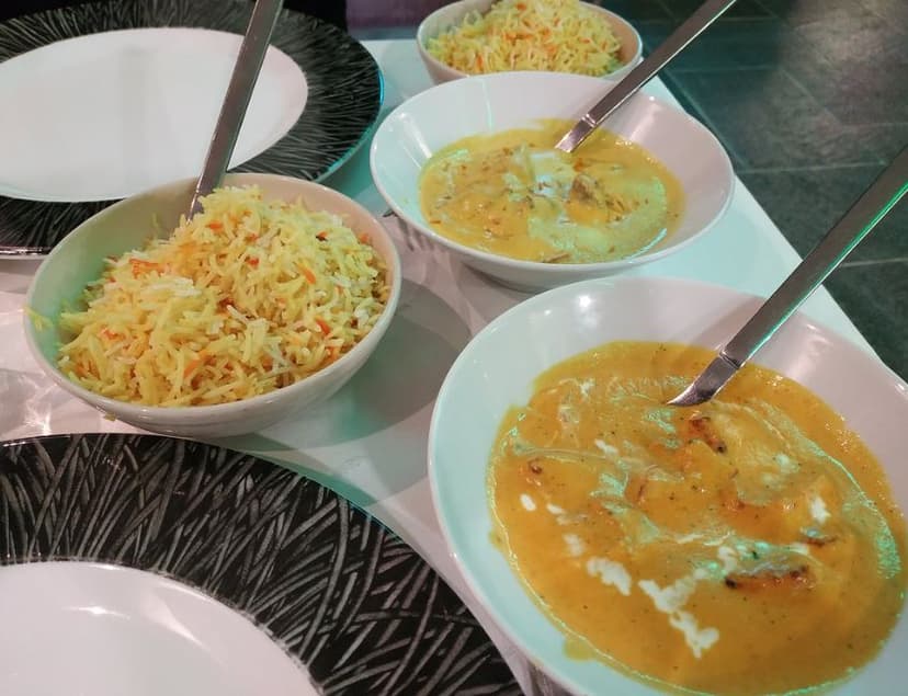 Spice Village (Hindú) — Restaurante, Zona Este