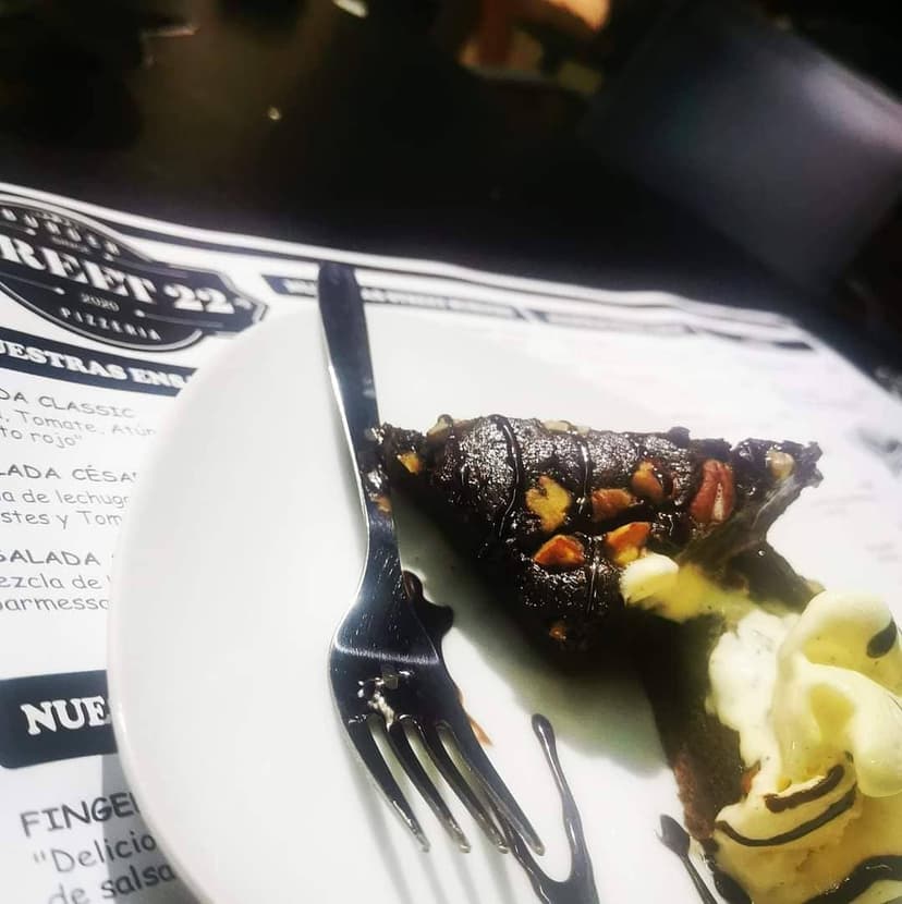 Street 22 (Pizzería – Hamburguesería) — Restaurante, Casco histórico