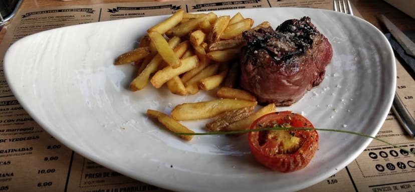 Sur (Argentino – Marroquí – Italiano) — Restaurante, Casco histórico