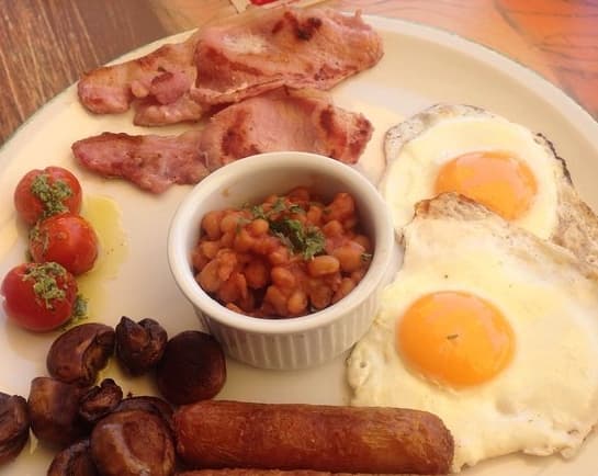 The Café American Bistro — Restaurante, Zona Este