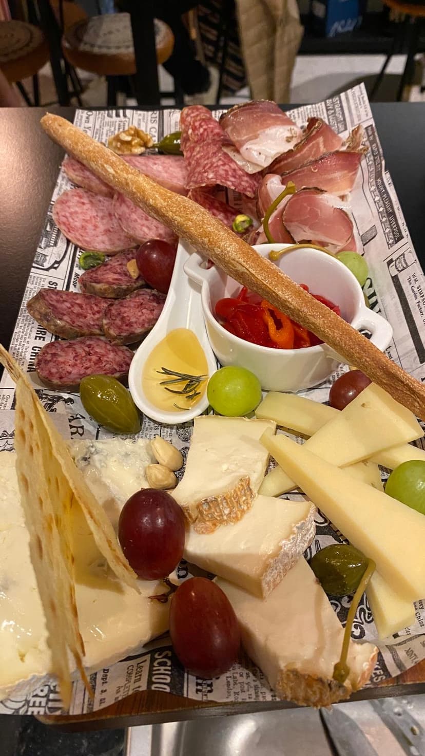Vinoteca 27 — Bar y tapeo, Casco histórico