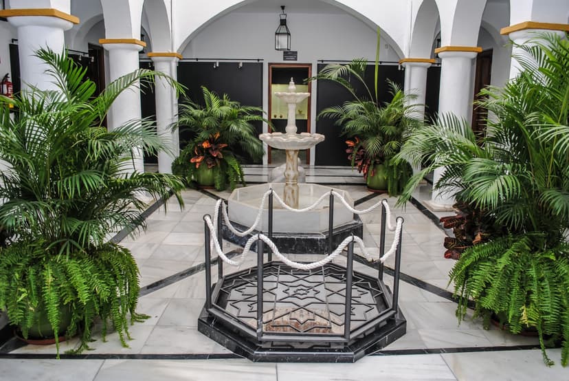 Casa del Aljibe, Estepona — interior del museo arqueológico