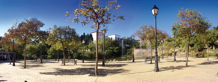 Parque del Calvario, Estepona — acceso y jardines