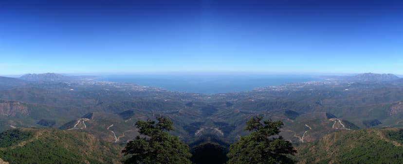 Sierra Bermeja — vista panorámica desde el municipio de Estepona