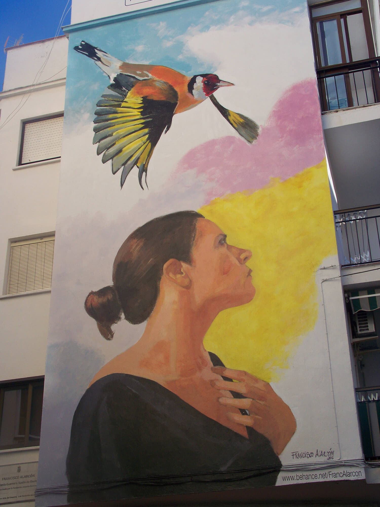 Mural "Antonia Guerrero, Sueño de Libertad" de Francisco Alarcón en Estepona