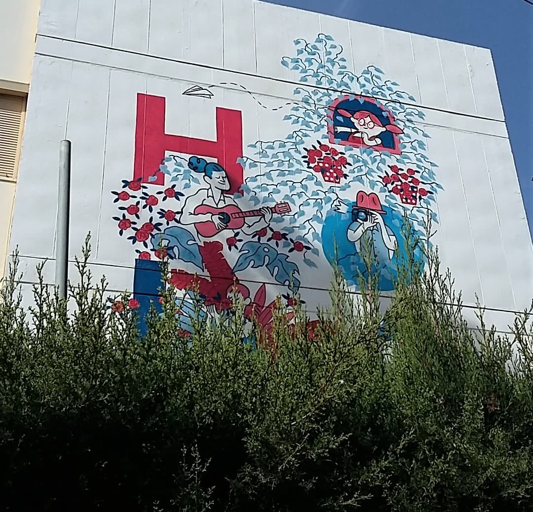 Mural "Hola" de Edmon en Estepona