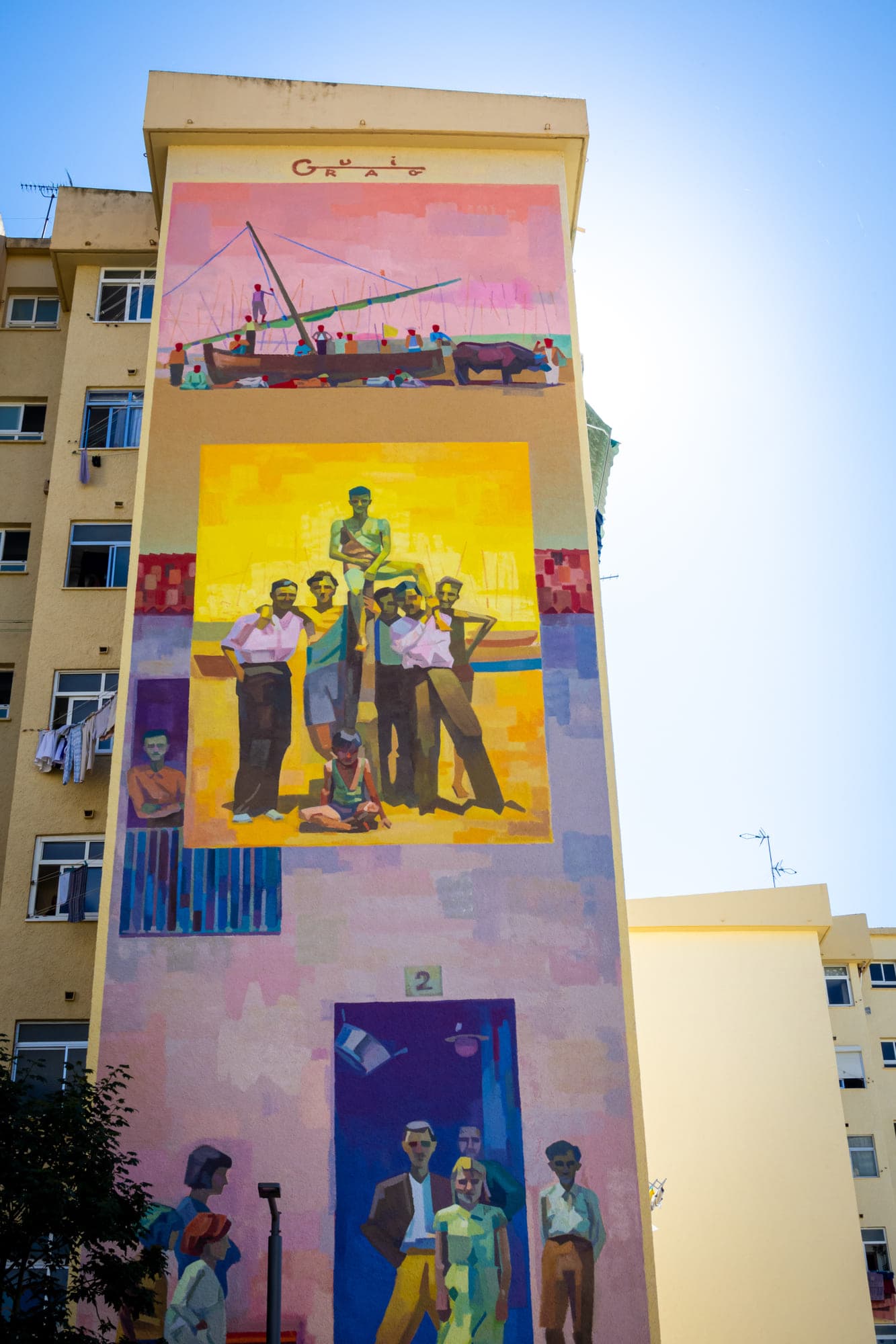 Mural "Tradiciones" de Manuel Moreno Guirano en Estepona