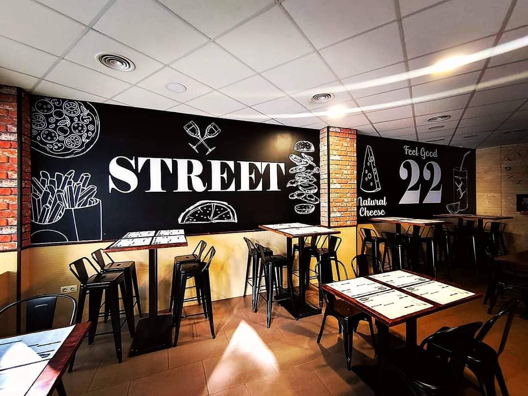 Street 22 (Pizzería – Hamburguesería)
