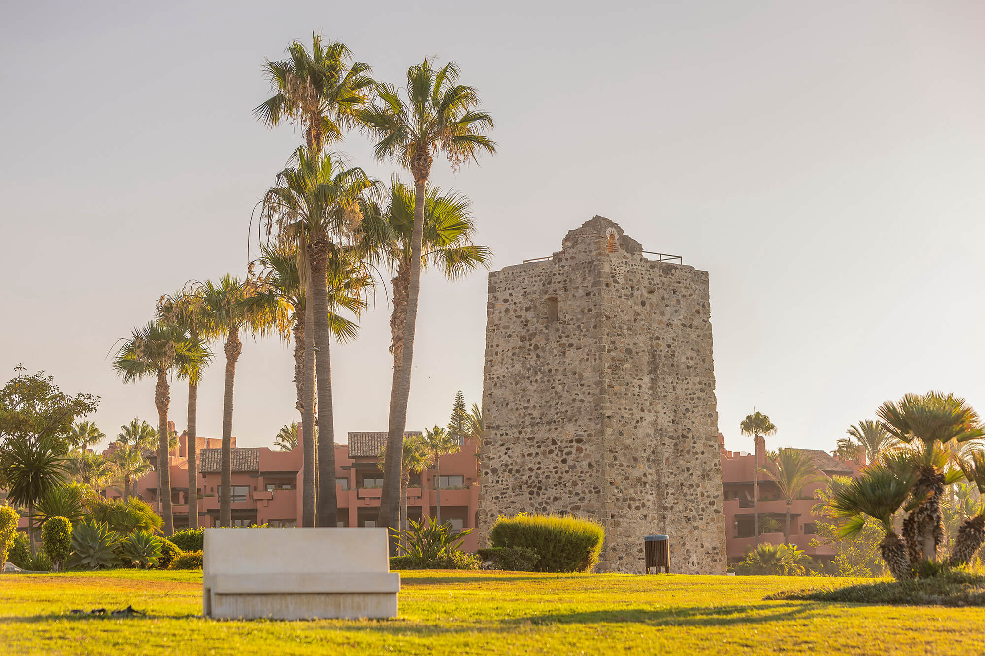 Torre Almenara de Guadalmansa, Estepona — sistema de defensa costera